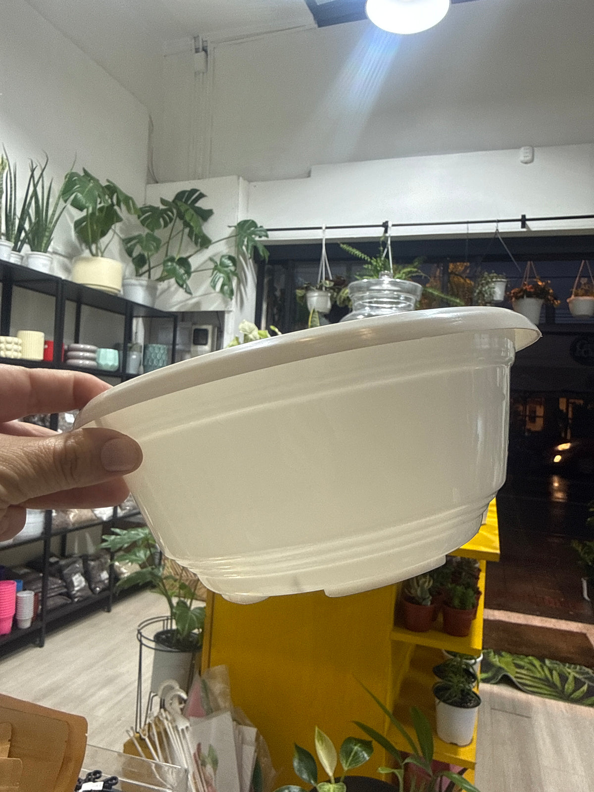 Macetero plástico vivero blanco