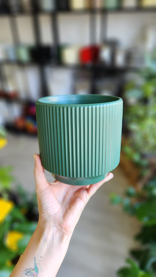 Macetero cerámica ranurada baja