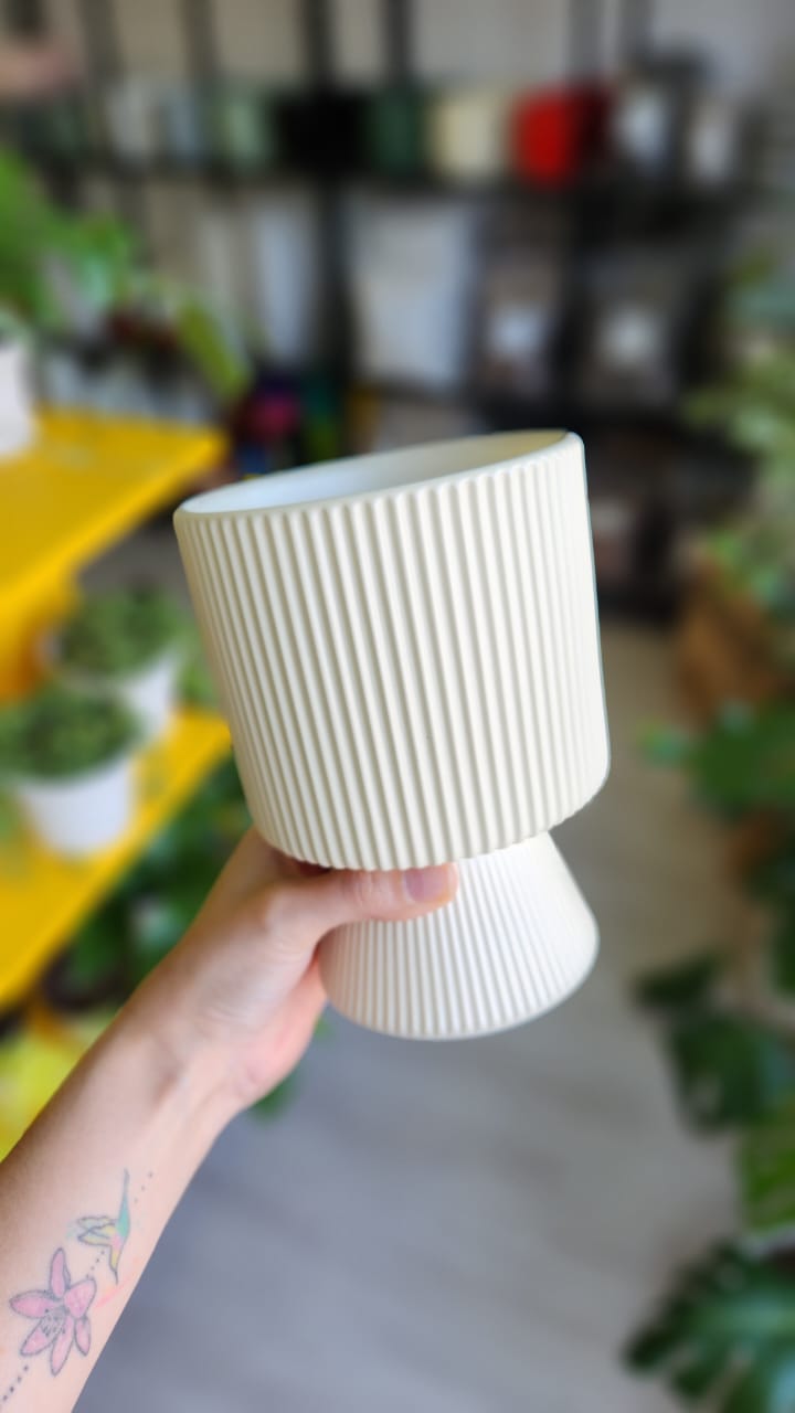 Macetero diseño copa alto