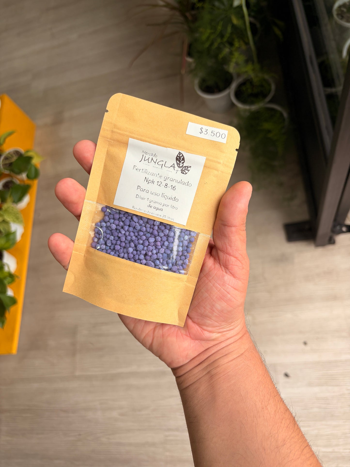 Fertilizante granulado para diluir